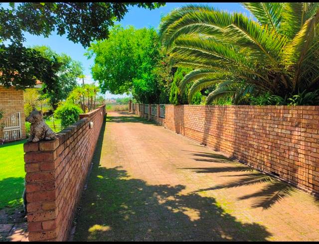 10 BEDROOM HOUSE FOR SALE IN WITBANK CENTRAL
